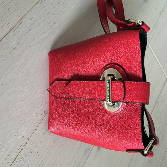 Small red leather Karen Millen handbag/cross body - Picture 3 of 3
